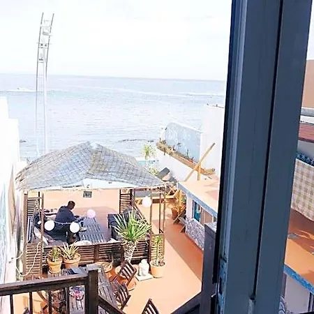 Agueita House Hostel *